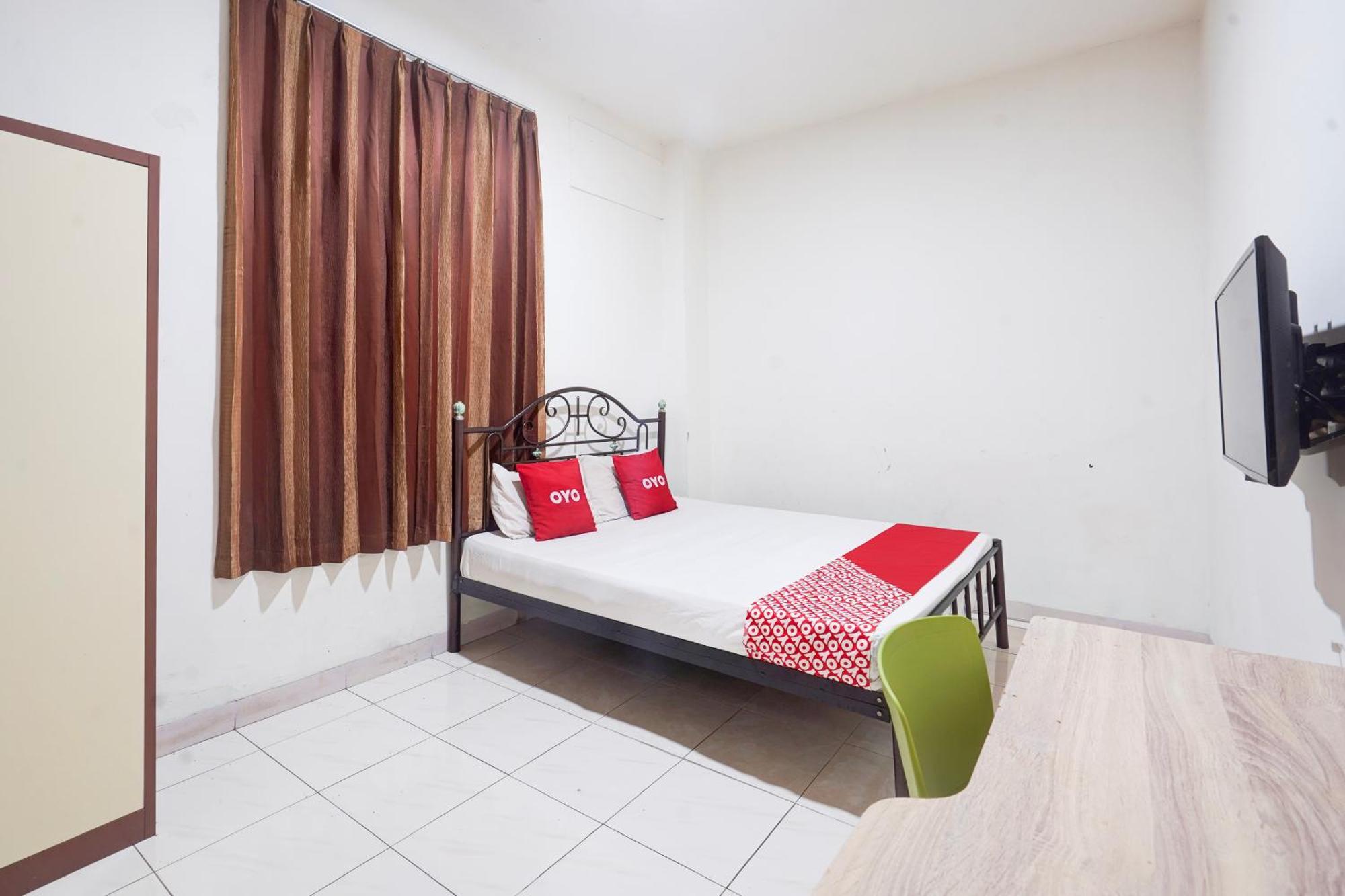RedDoorz Syariah near AP Pettarani 3 Hotel Makassar Bagian luar foto